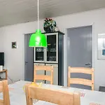 6 Person In * Blåvand