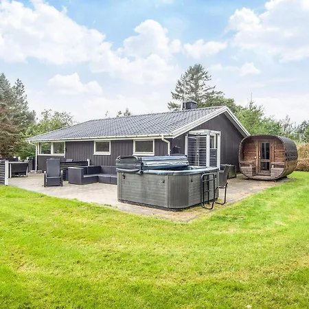 別荘 6 Person In ブラーバンド